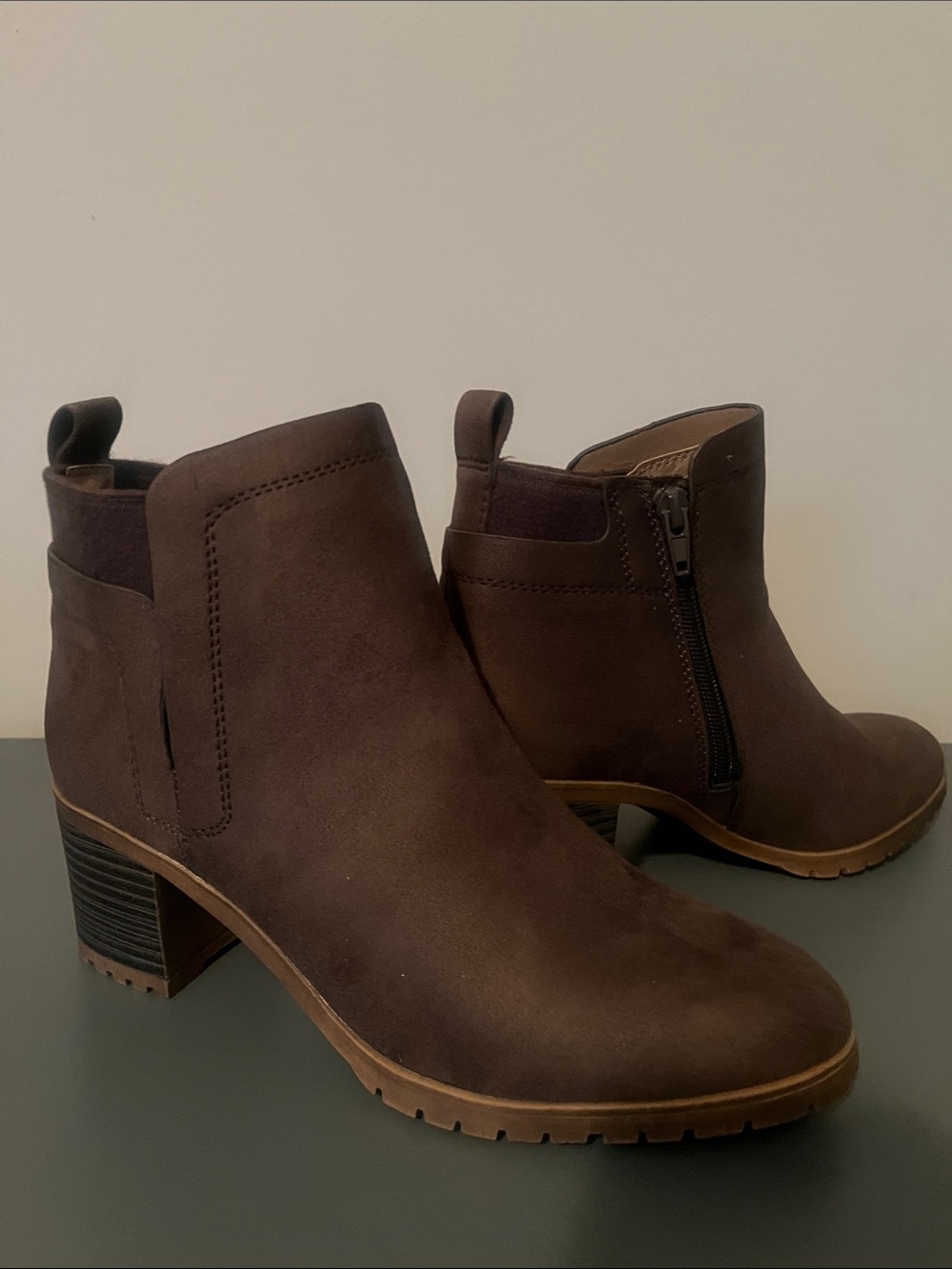 New! Women's Lifestride Brown Suede Ankle Bootie with Block Heel size 7.5.